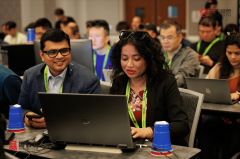 呈现从算力根本设备到大模子平台、从机械人取